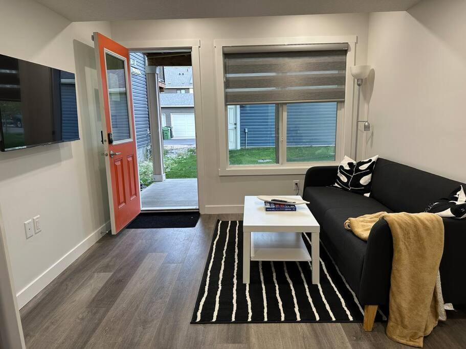 The Urban Nest Villa Calgary Ngoại thất bức ảnh