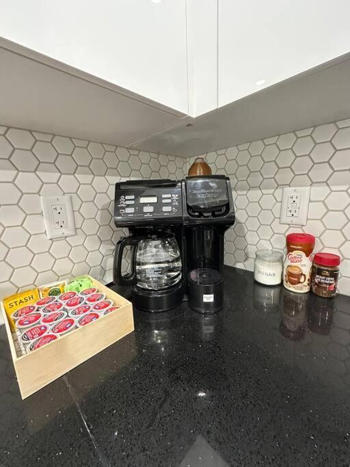 The Urban Nest Villa Calgary Ngoại thất bức ảnh