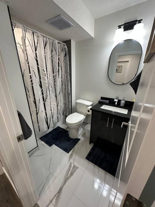The Urban Nest Villa Calgary Ngoại thất bức ảnh