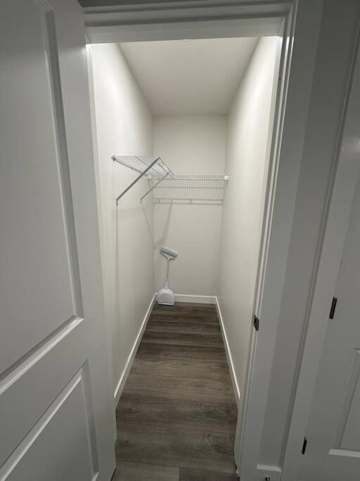 The Urban Nest Villa Calgary Ngoại thất bức ảnh