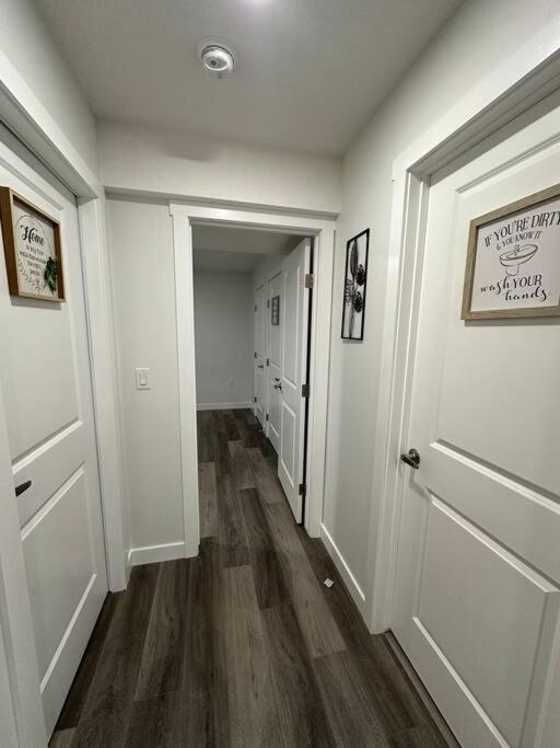 The Urban Nest Villa Calgary Ngoại thất bức ảnh