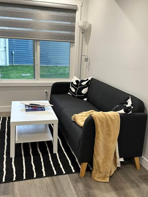 The Urban Nest Villa Calgary Ngoại thất bức ảnh