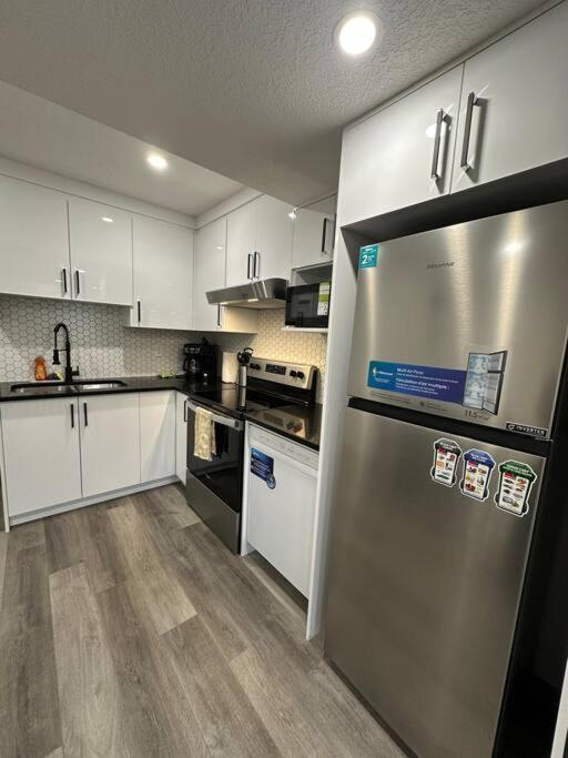 The Urban Nest Villa Calgary Ngoại thất bức ảnh