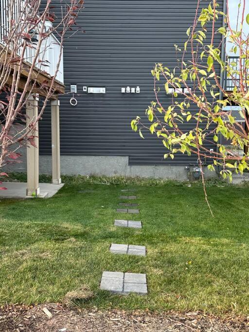The Urban Nest Villa Calgary Ngoại thất bức ảnh