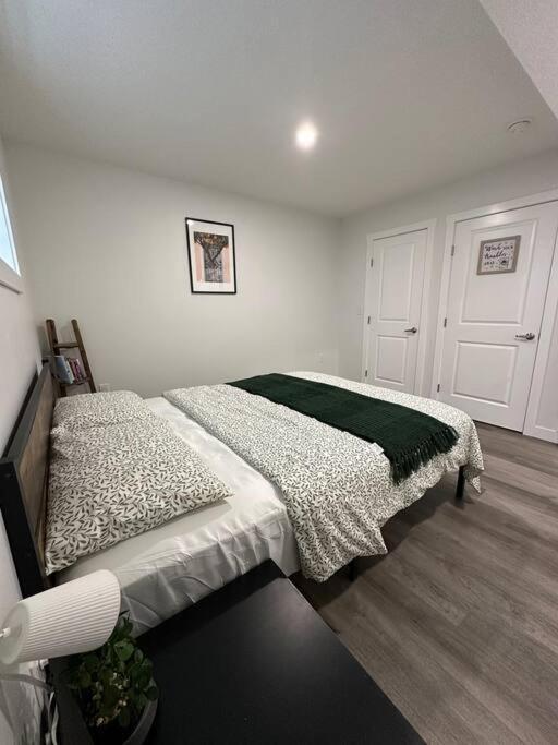 The Urban Nest Villa Calgary Ngoại thất bức ảnh